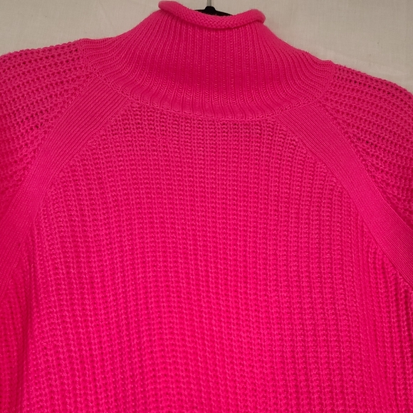 NWOT - HOT PINK KNITTED SWEATER - Picture 3 of 9